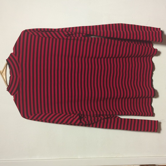 Plus size long sleeve - Picture 2 of 3